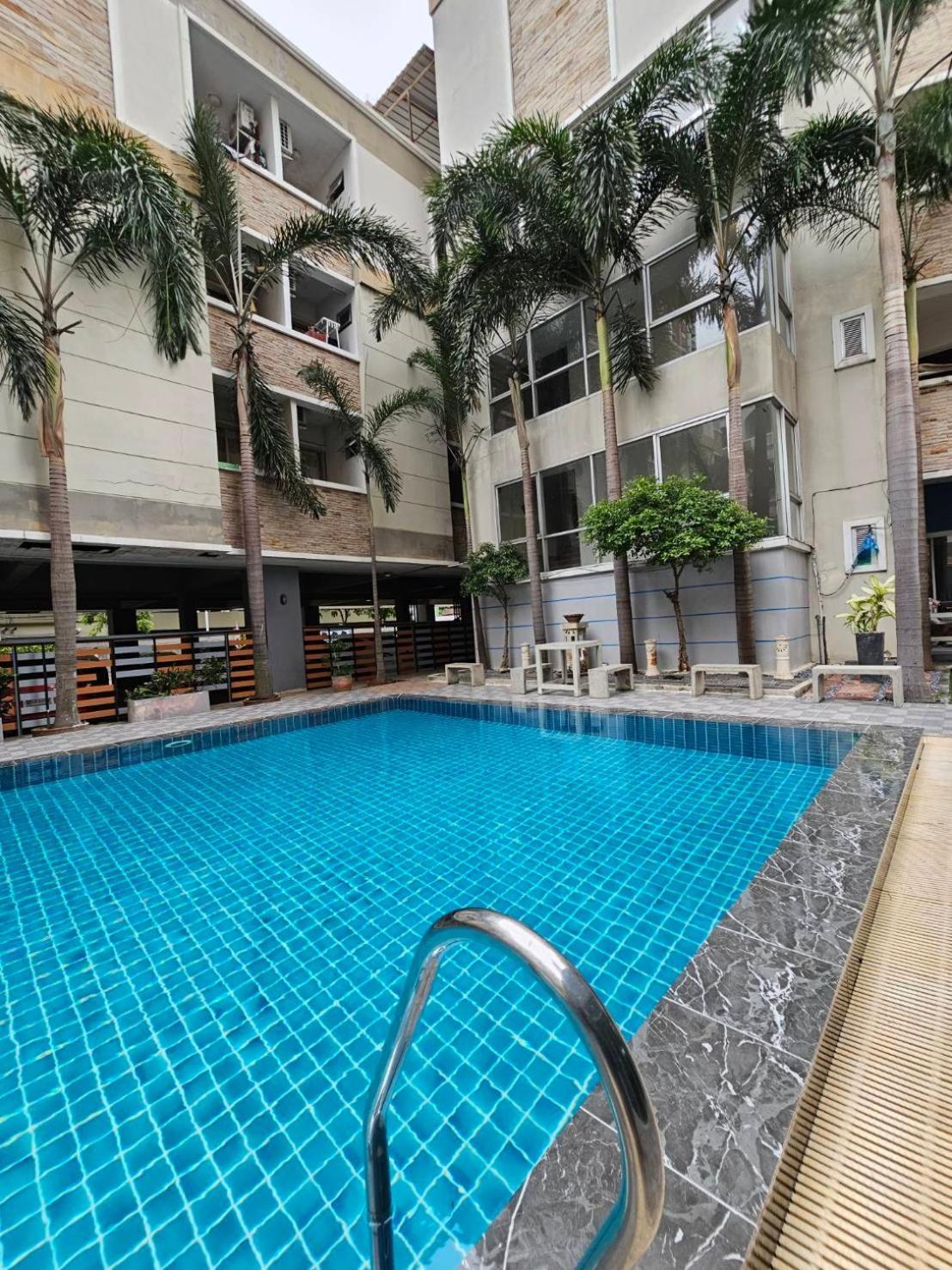 Diya Hotel Bangkok Exteriör bild