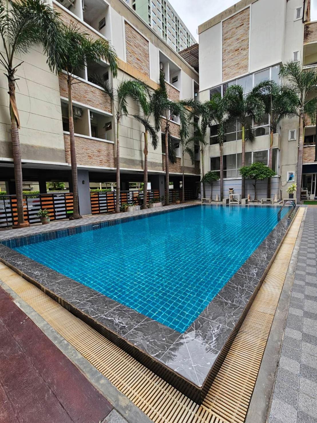 Diya Hotel Bangkok Exteriör bild